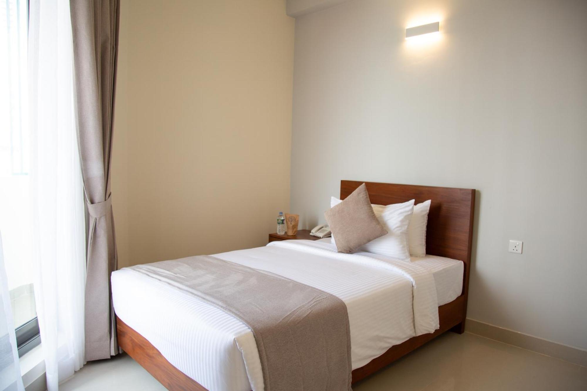 Marine Suites Colombo Exterior photo