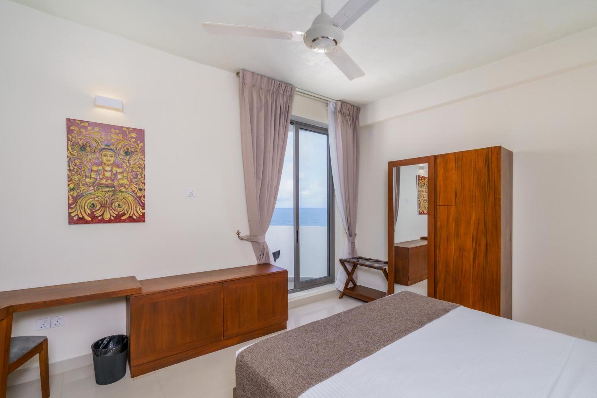 Marine Suites Colombo Exterior photo