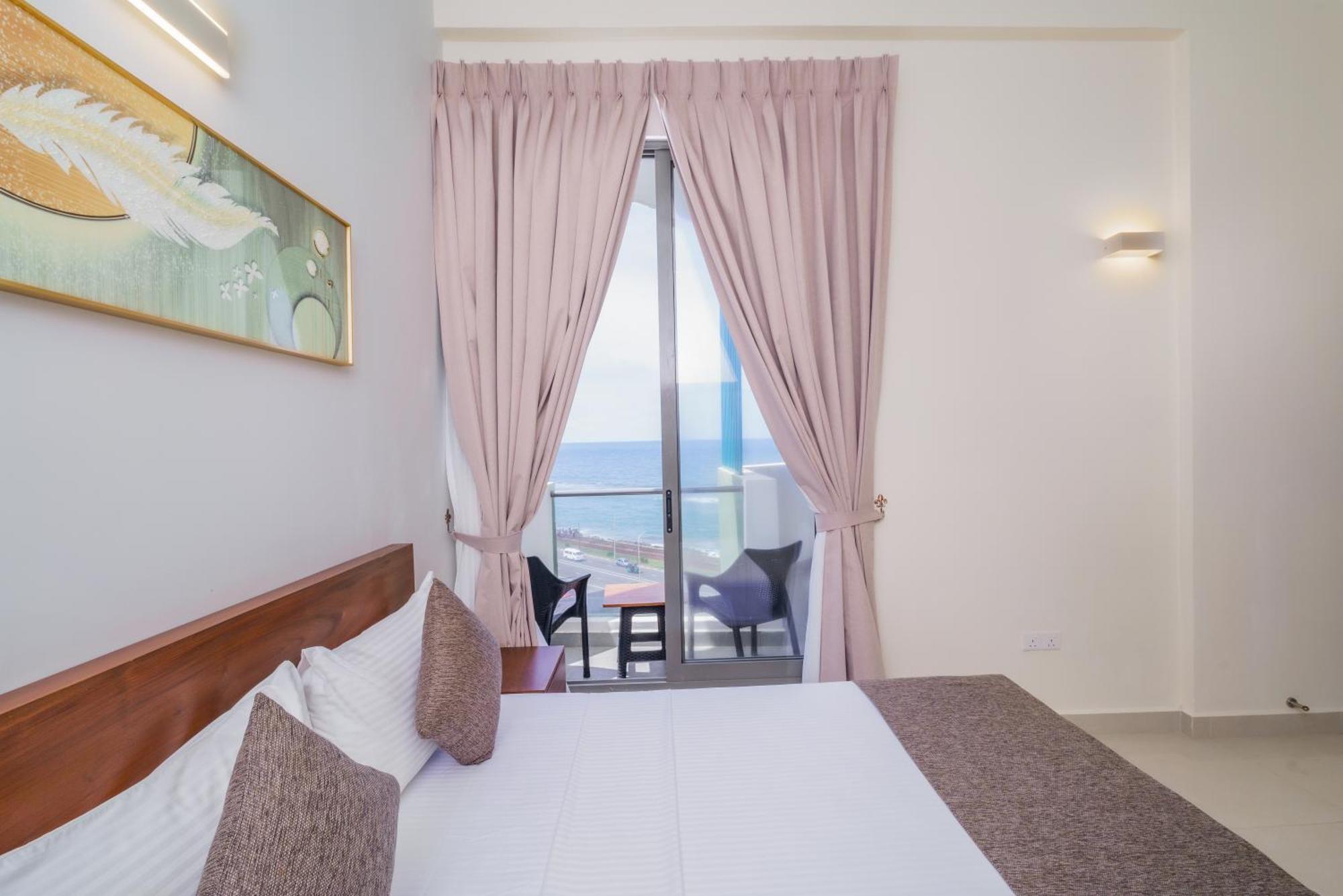 Marine Suites Colombo Exterior photo